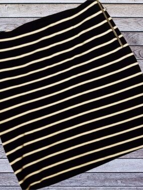 Banana Republic Black & White Striped Side-Zip Knit Mini Skirt - Size 4